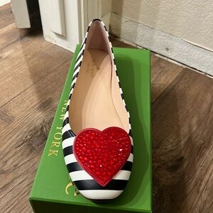 Kate Spade Kade RARE HEART FLATS 9.5 fits 10